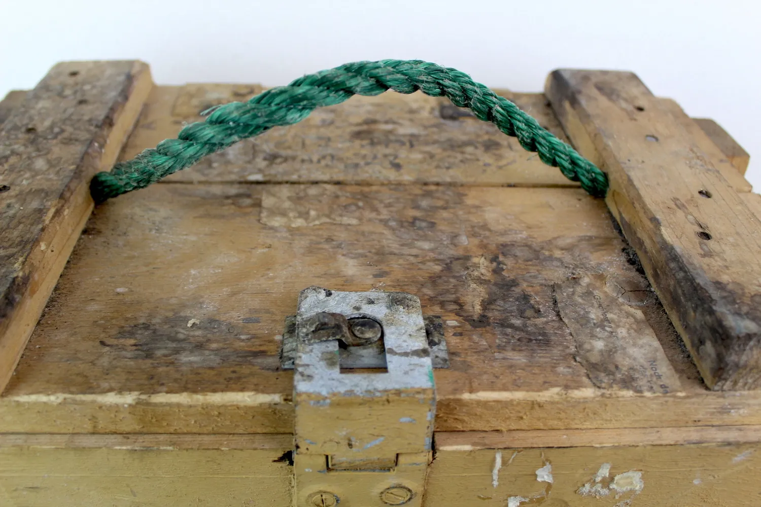 Mon Ami(e) Vintage Militärkiste Holz 45x25,5x27 cm