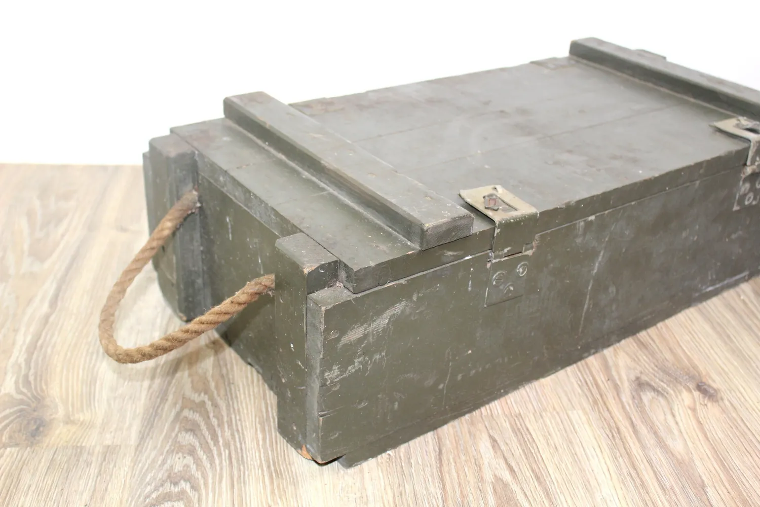 Mon Ami(e) Vintage Holzkiste olivgrün Seilgriffe 70,5 cm Bundeswehr