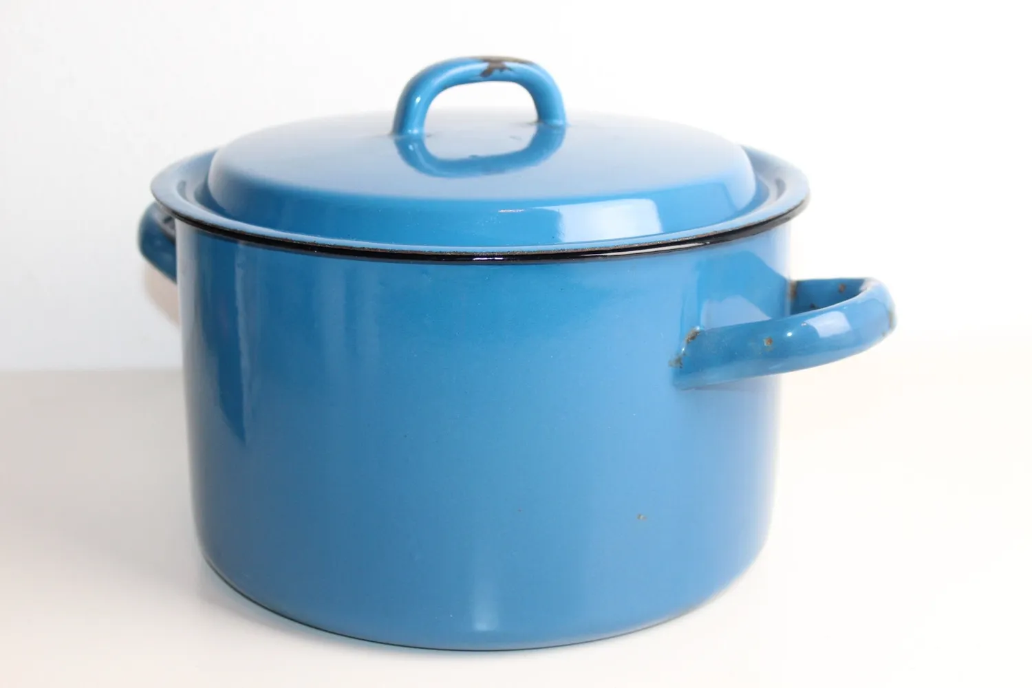 Mon Ami(e) Vintage Emaille-Topf blau 25 cm Patina