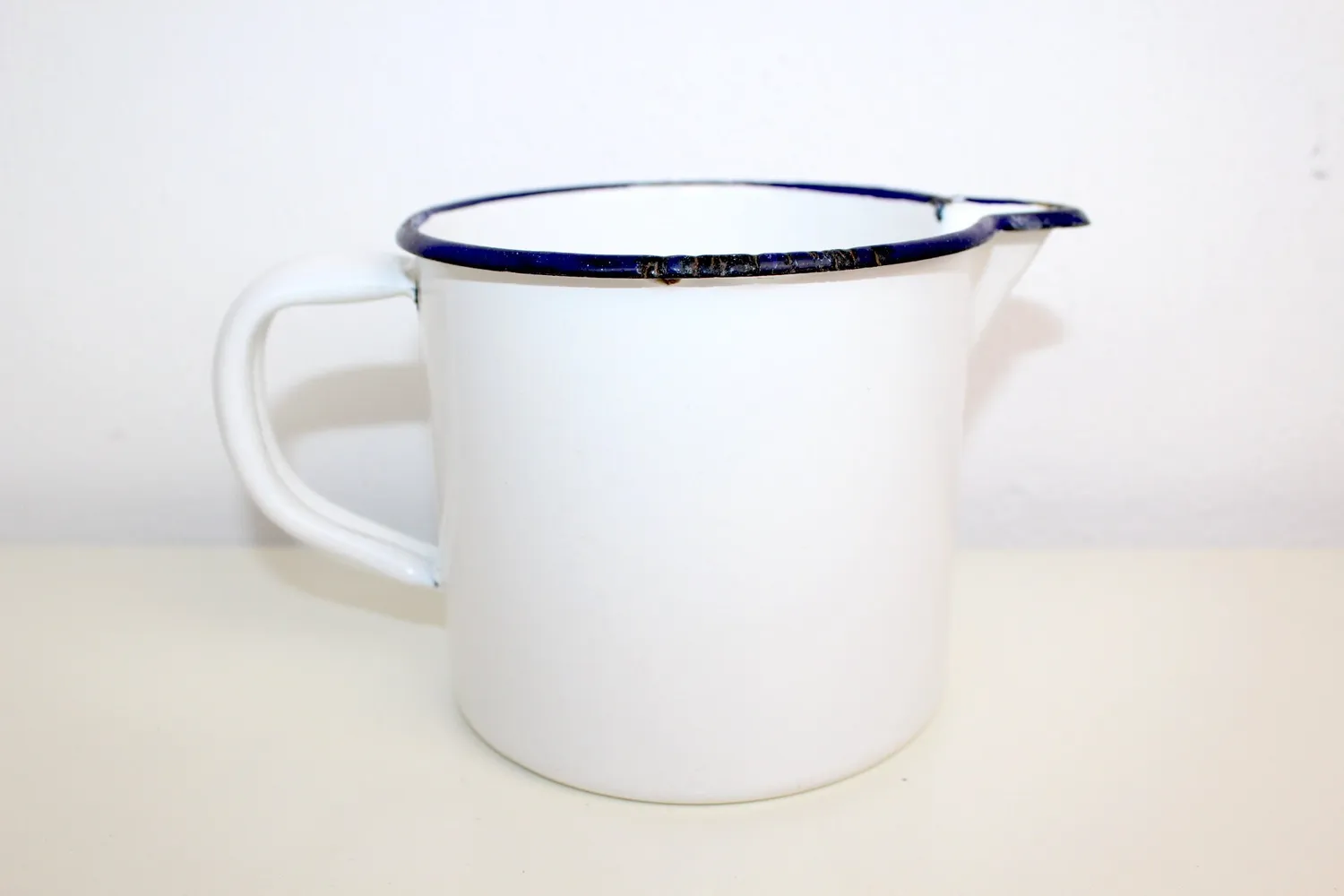 Mon Ami(e) Vintage Vintage Milchtopf mit Literskala Blumenmotiv