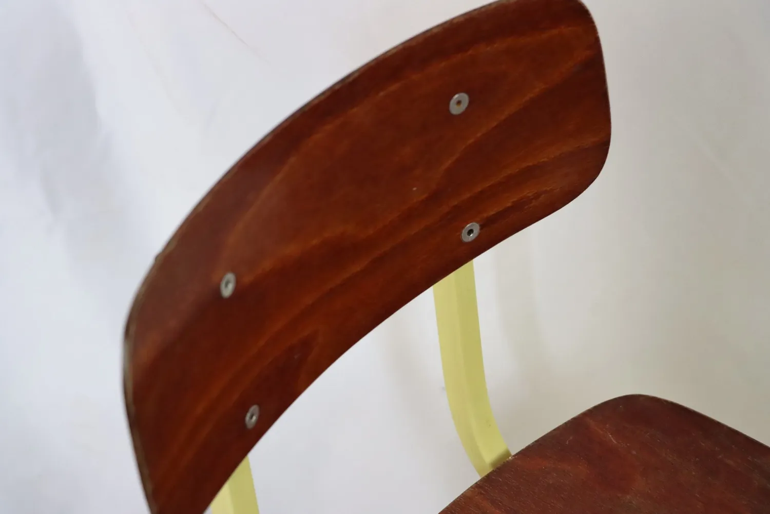 Mon Ami(e) Vintage Kinderstuhl Stahl Holz Sitzhöhe 35 cm