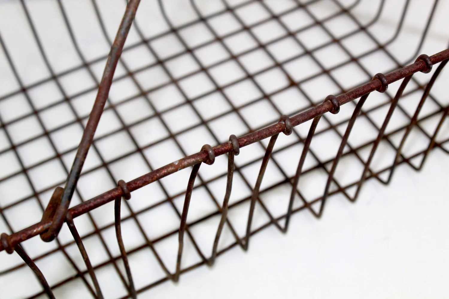 Mon Ami(e) Vintage Metallkorb Gitter Holzgriff antik