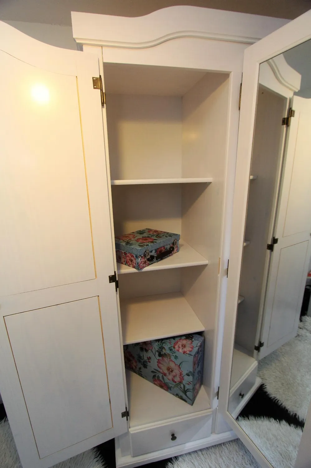 Inter Link Genf Kleiderschrank