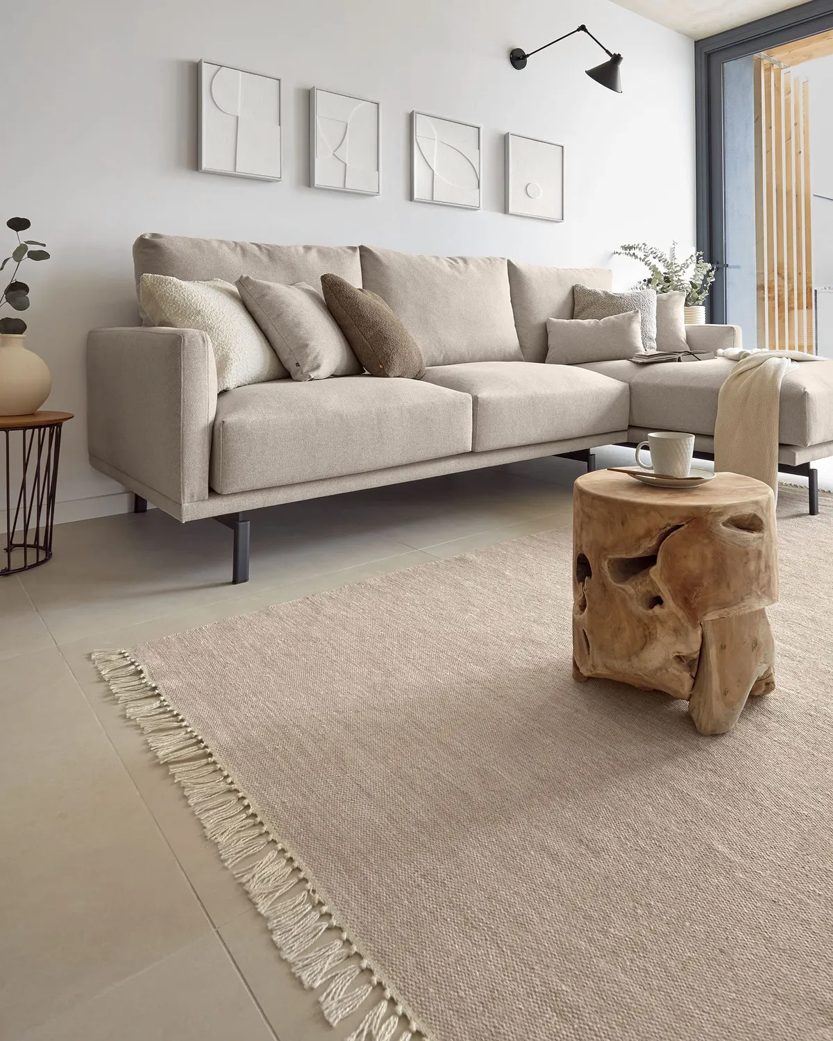 Kave Home Tropicana Beistelltisch Ø 35 cm Teakholz massiv