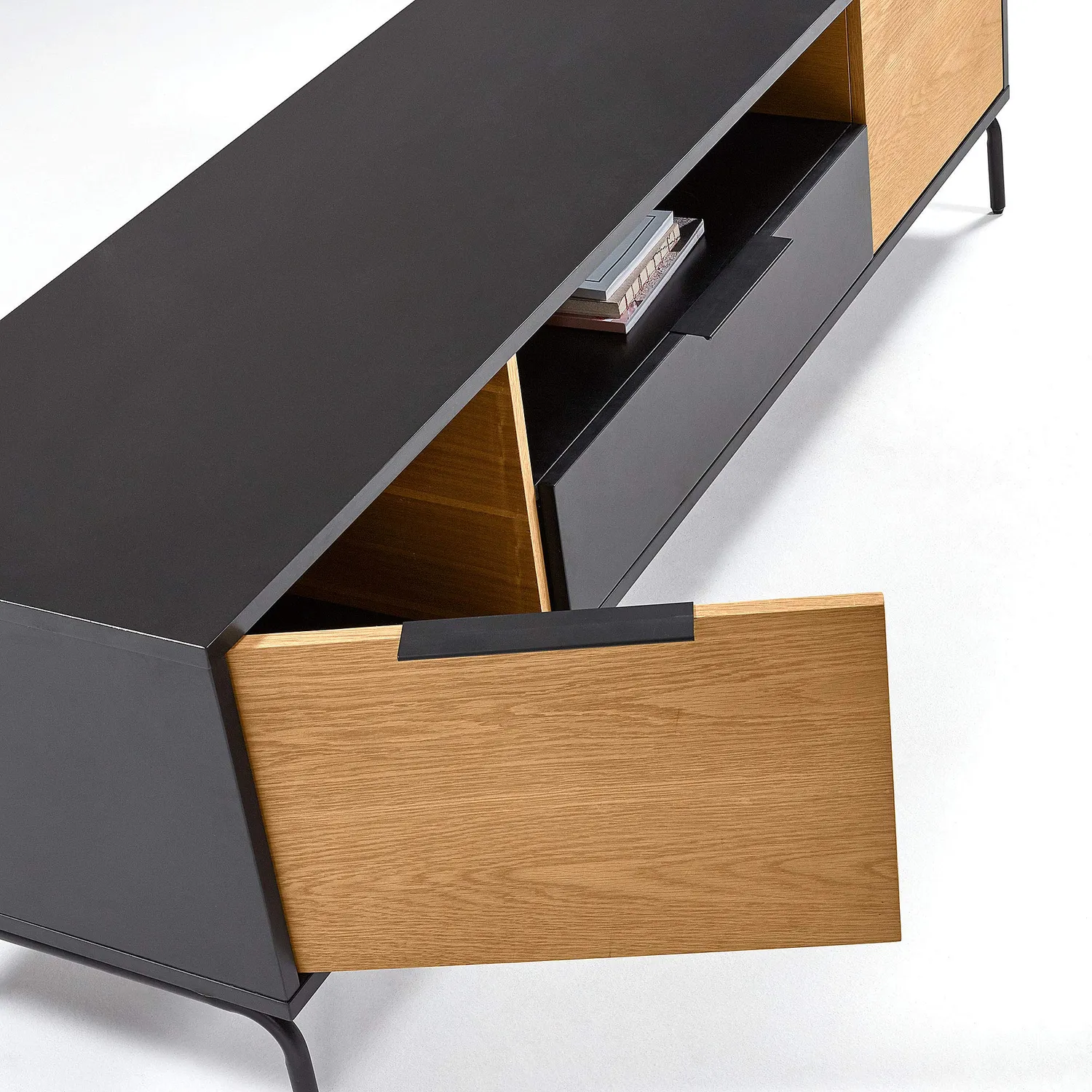 Kave Home Savoi TV-Lowboard 170x50 cm Eiche schwarz