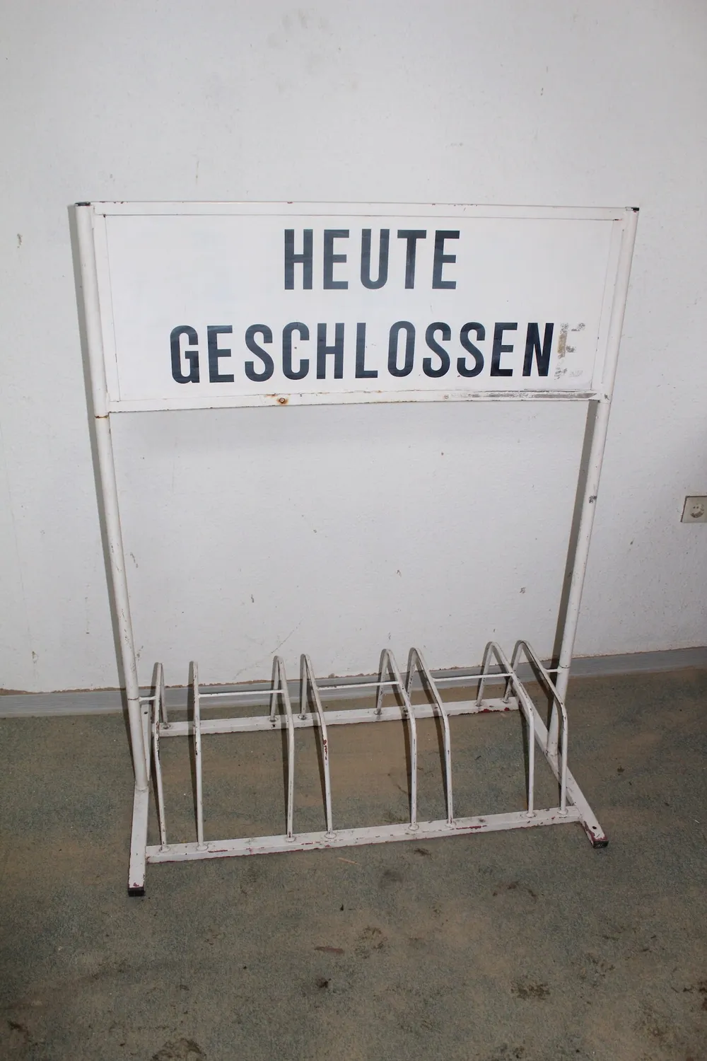 Mon Ami(e) Vintage Fahrradständer Heute geschlossen