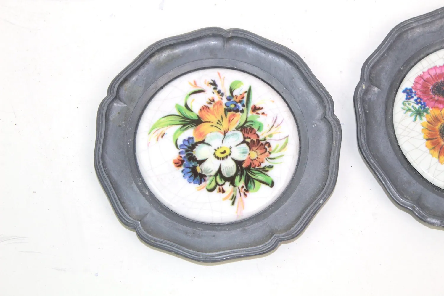 Mon Ami(e) Vintage Wandteller Zinn Blumen 2er-Set 10 cm
