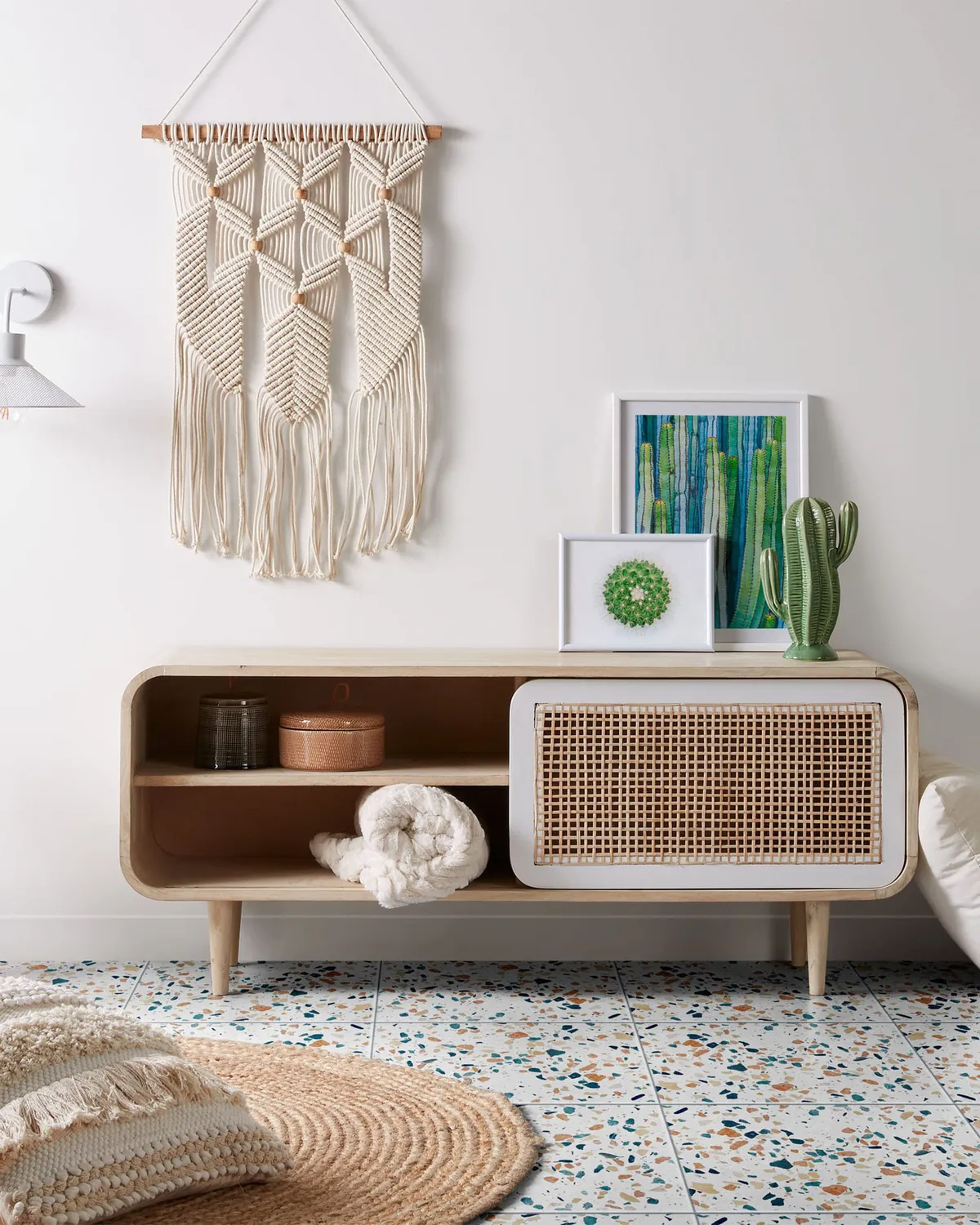 Kave Home Georg TV-Lowboard 120x50 Mangoholz Rattan
