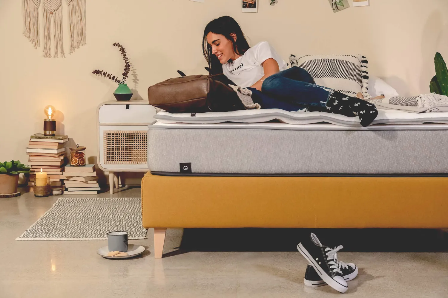 Kave Home Georg Nachttisch Mangoholz weiß