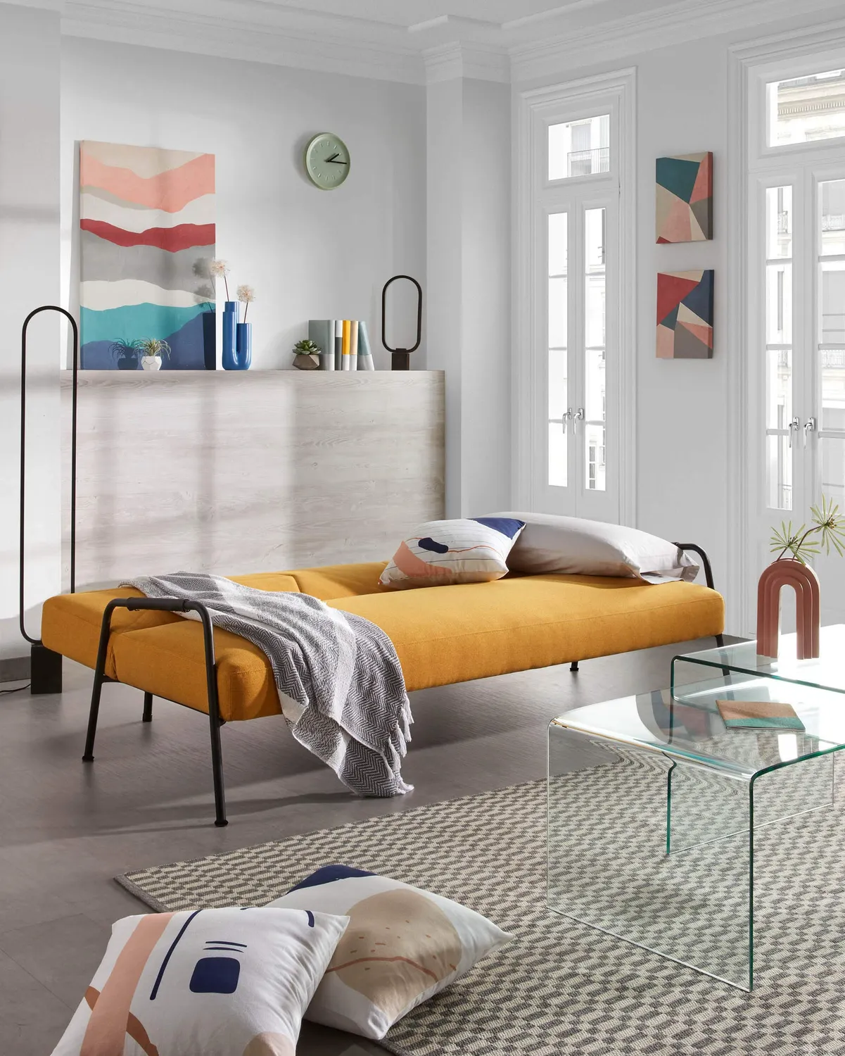 Kave Home Burano Beistelltisch 60 × 60 cm gehärtetes Glas