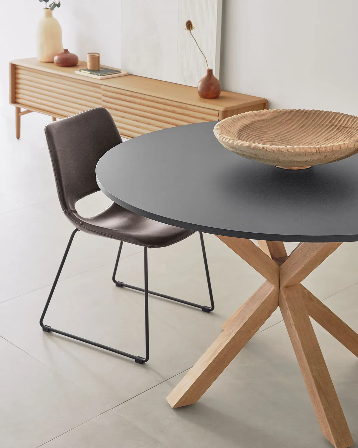 Kave Home Zahara Esszimmerstuhl Kunstleder
