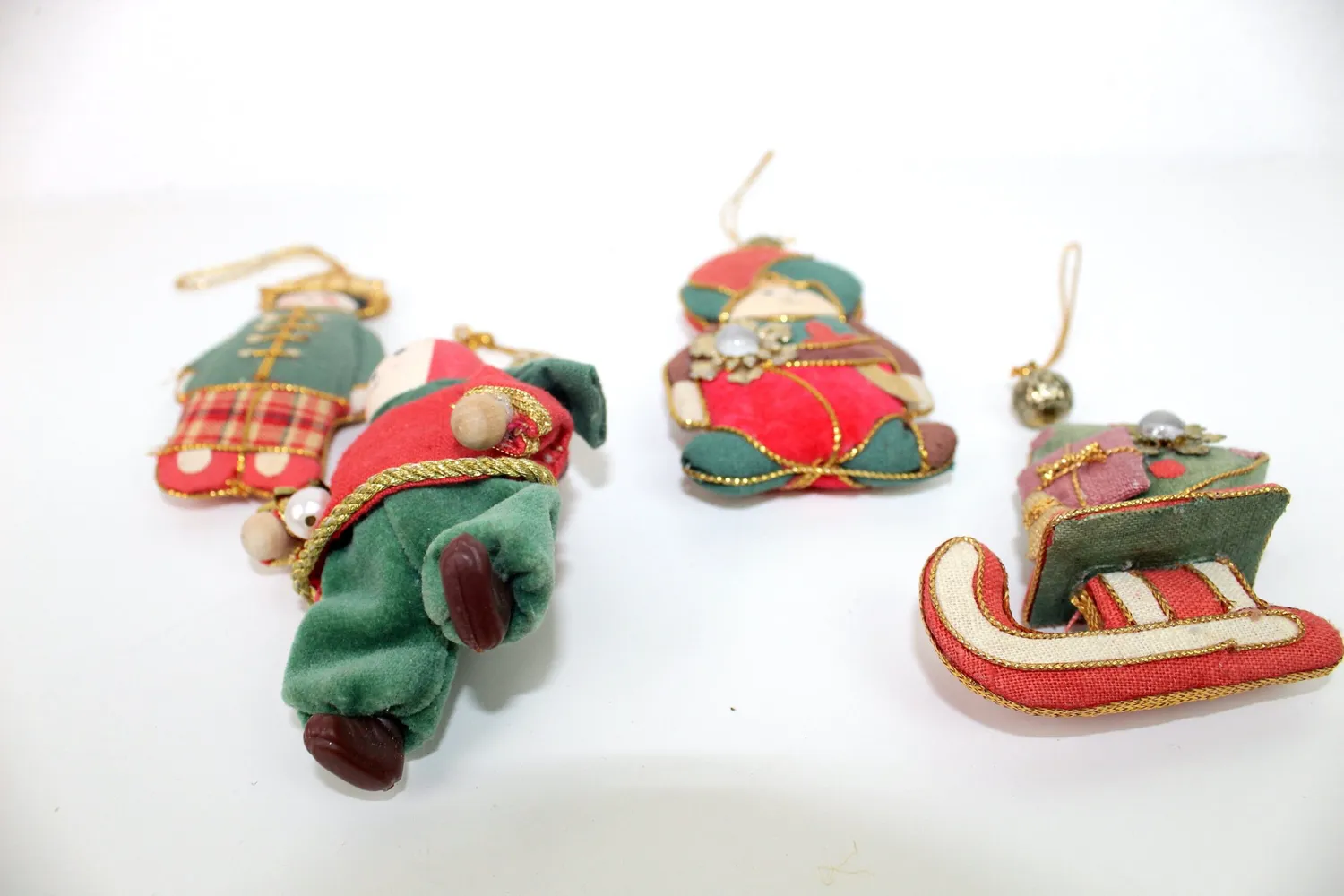 Mon Ami(e) Vintage Weihnachtsbaumanhänger aus Stoff, 4er-Set, Perlen