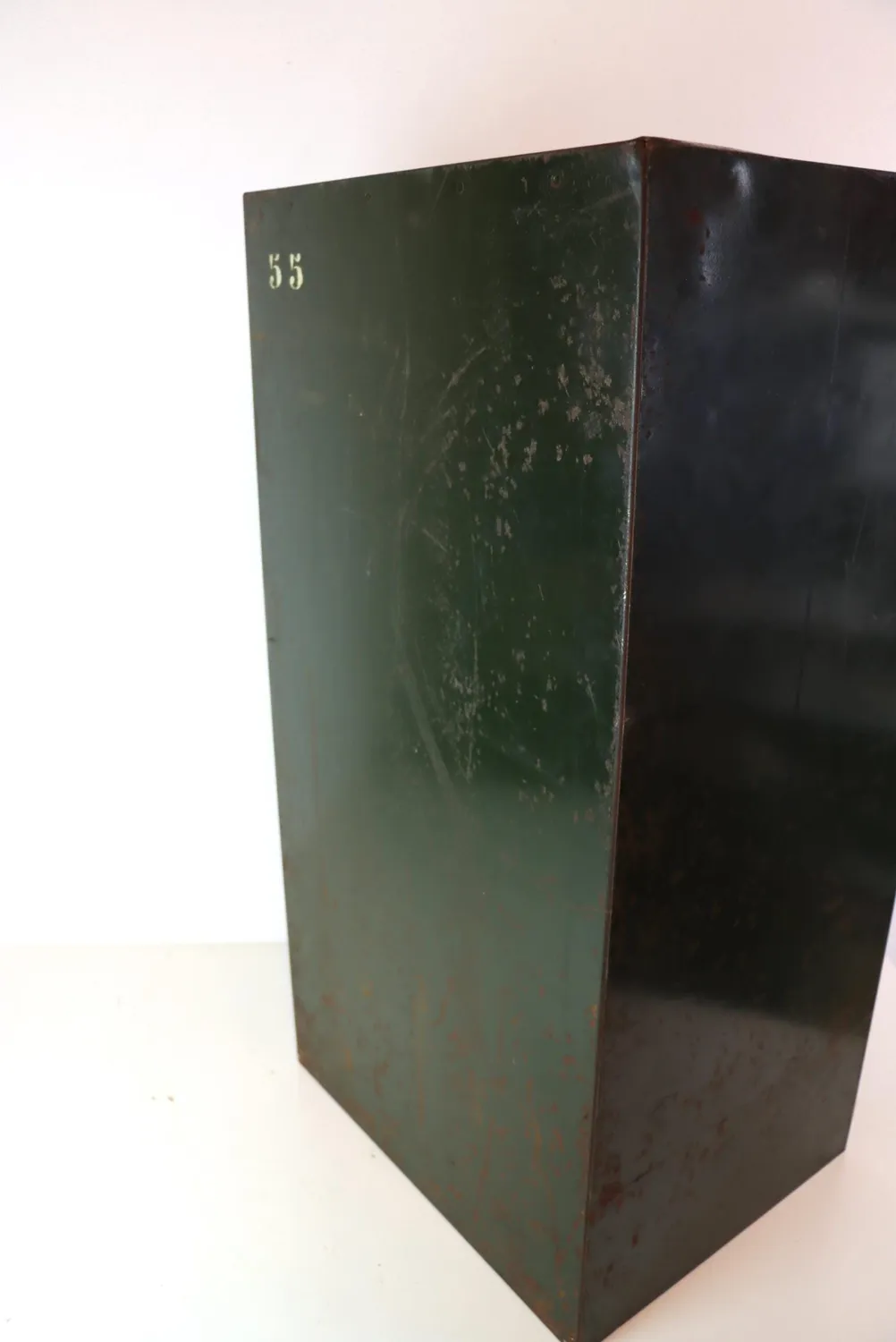 Mon Ami(e) Vintage Metallschrank Tresor grün 90,5 cm
