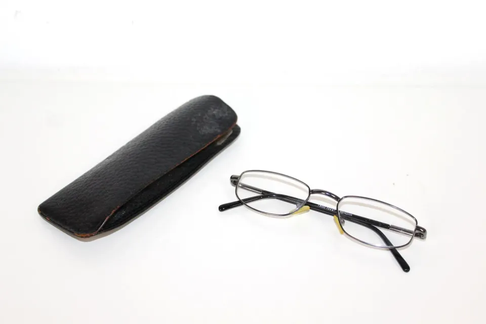 Mon Ami(e) Vintage Brille mit Etui formschön