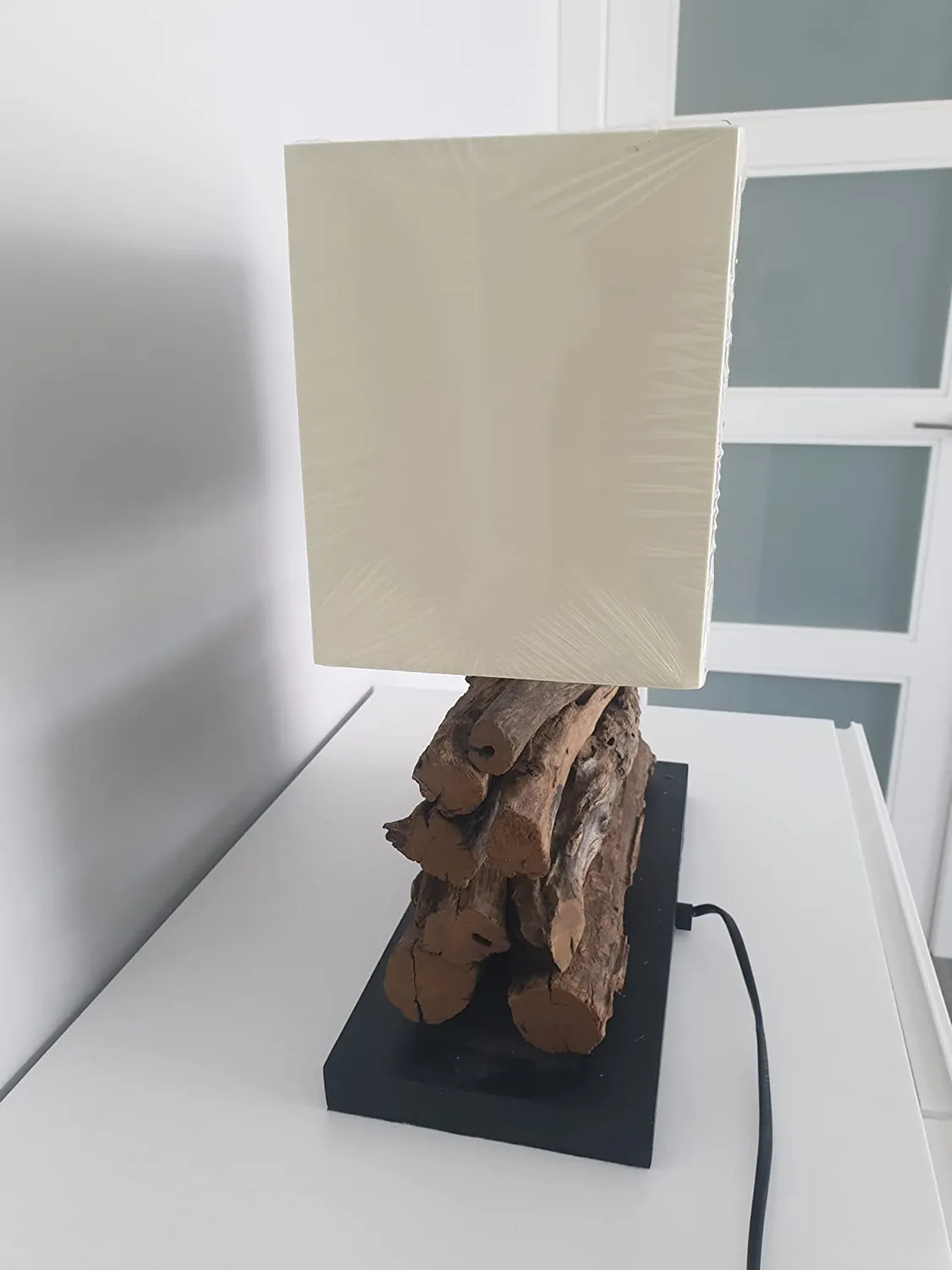 Kave Home Sahai Tischleuchte Recyclingholz Baumwolle weiß