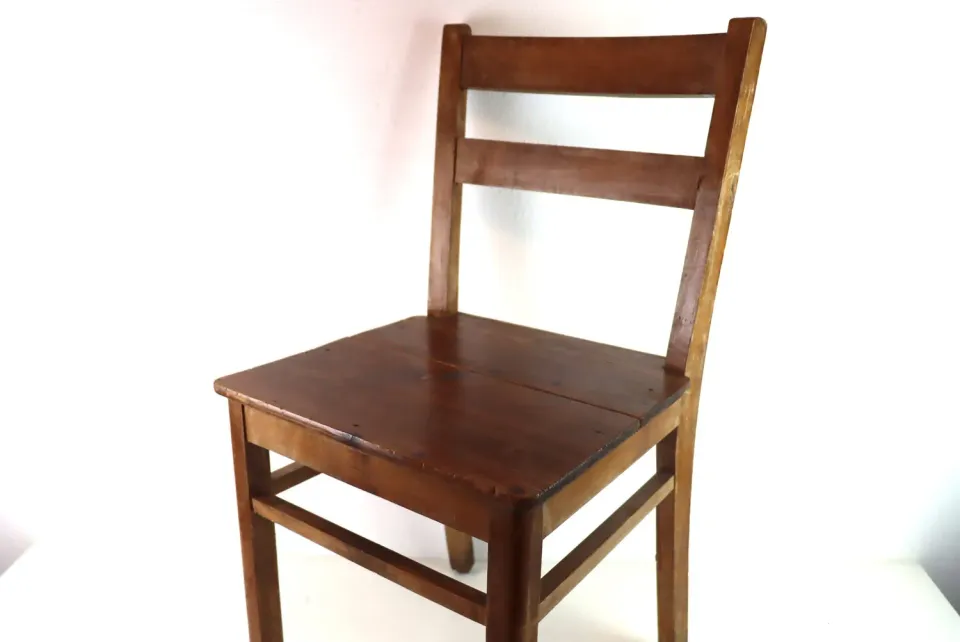 Mon Ami(e) Vintage Holzstuhl Shabby Patina Sitzhöhe 47 cm