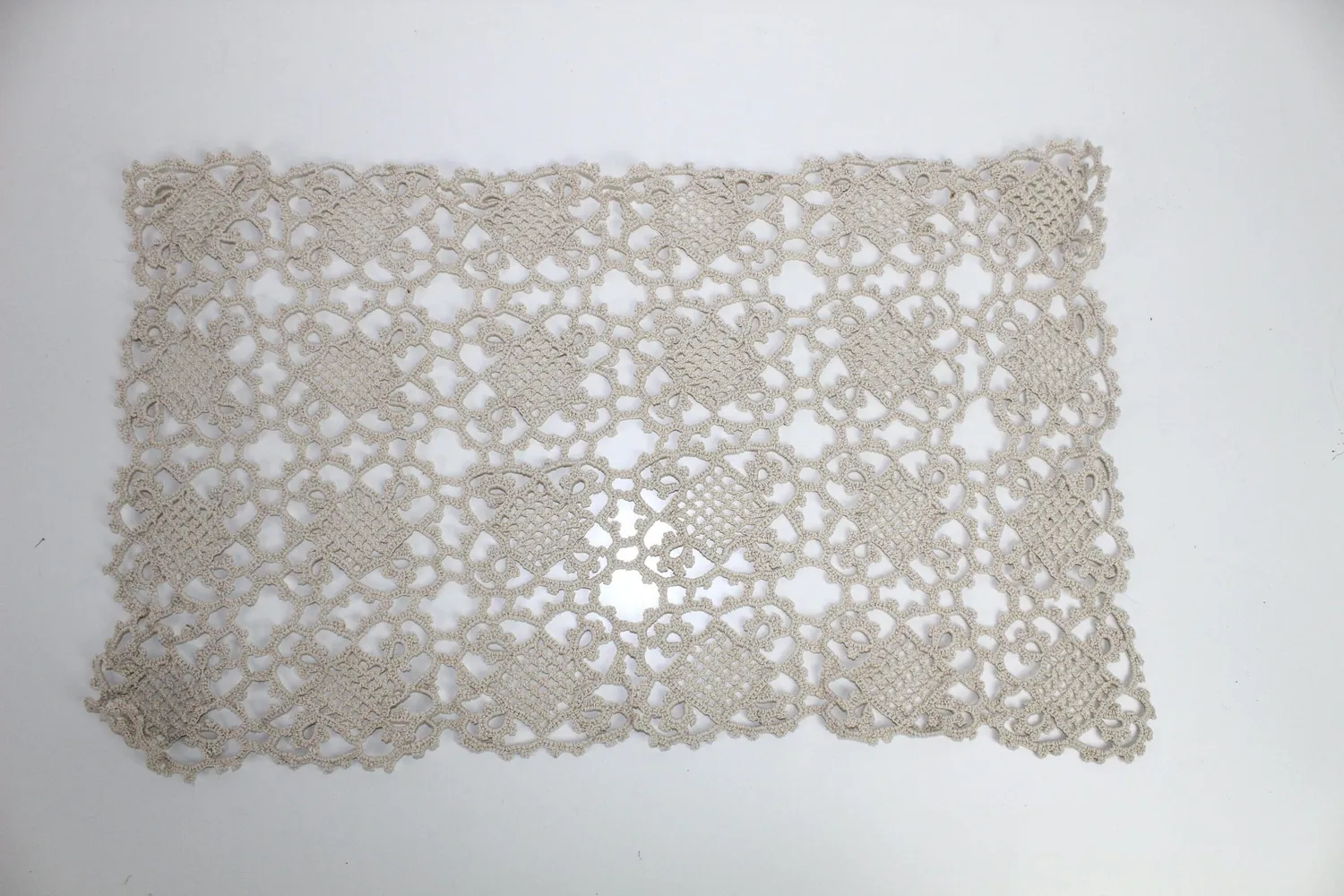 Mon Ami(e) Vintage Häkeldeckchen Handarbeit 47x29cm