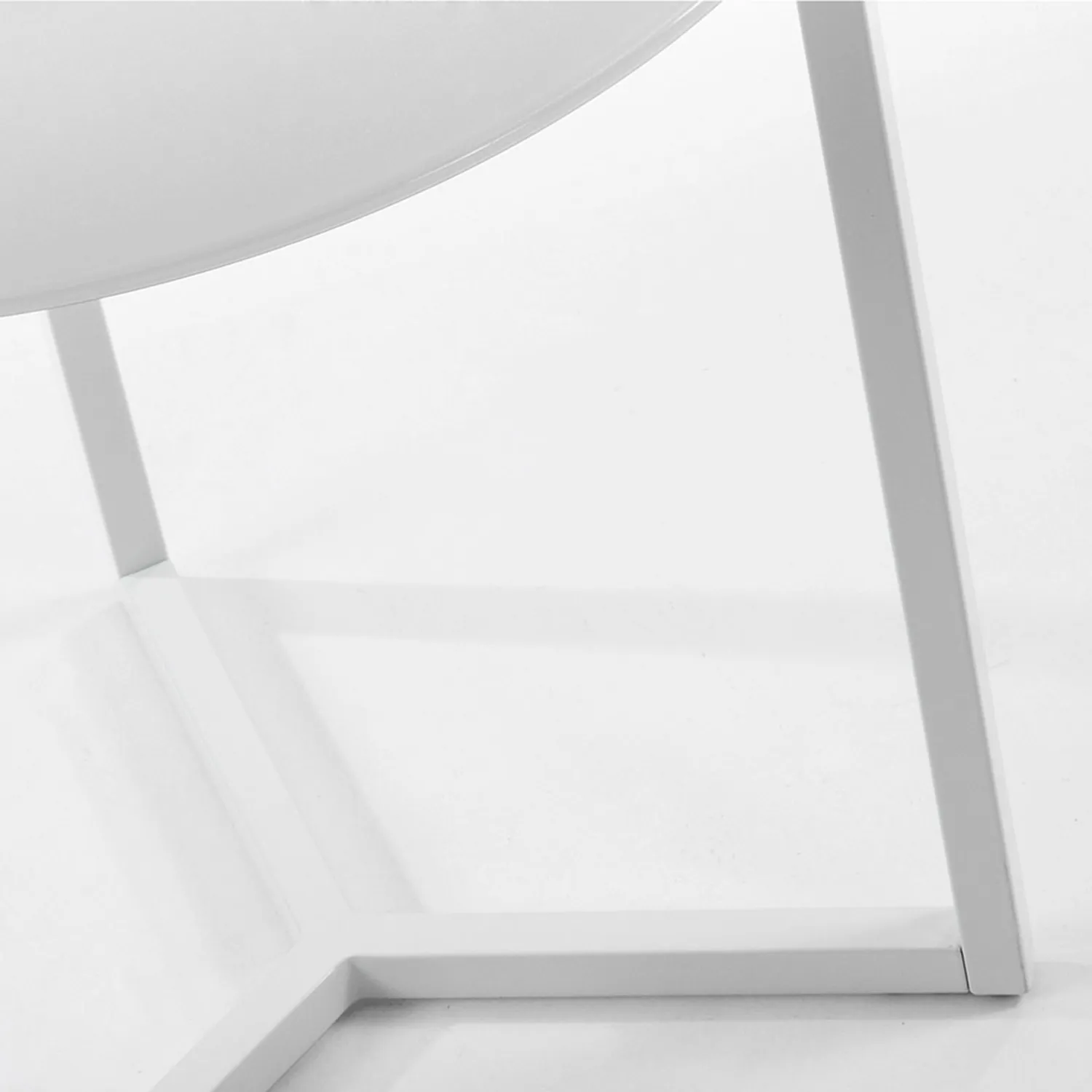 Kave Home Raeam Beistelltisch Ø 50 cm Glas Stahl