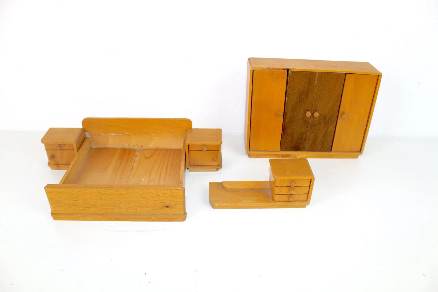 Mon Ami(e) Vintage Puppenschlafzimmer Holz 5-teilig