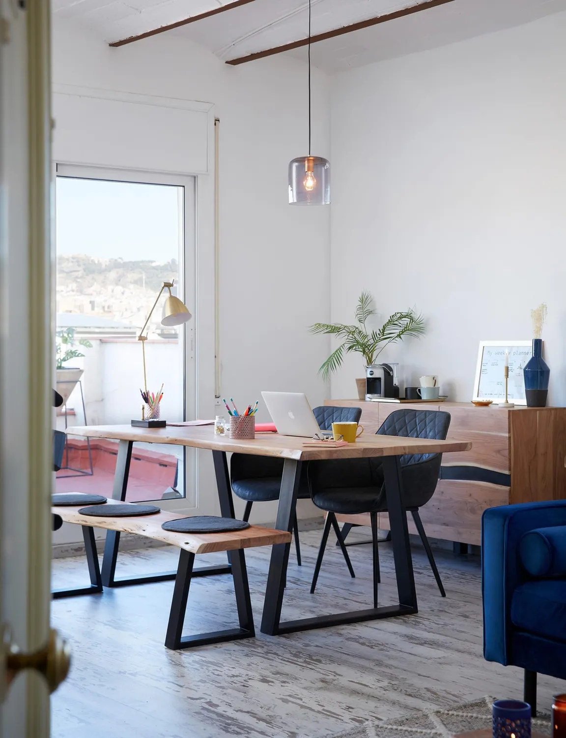 Kave Home Uxia Sideboard 148 cm Akazienholz Schwarz
