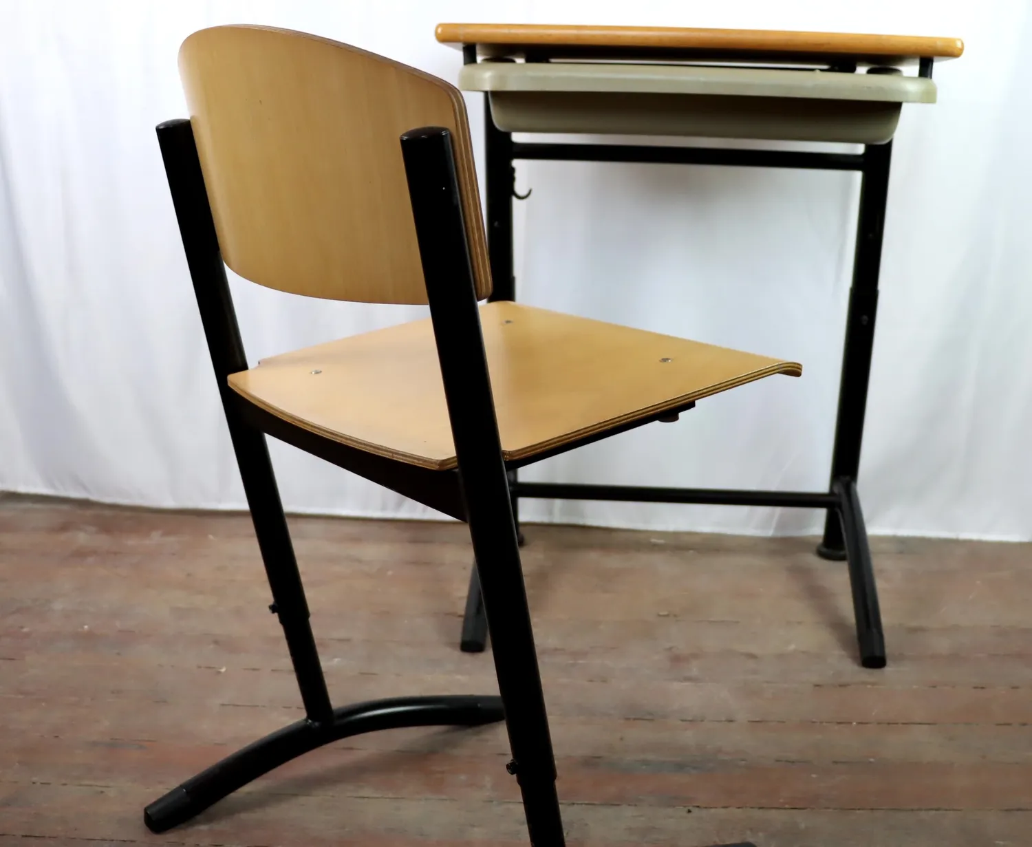 Mon Ami(e) Vintage Kinder-Schreibtisch Stuhl höhenverstellbar