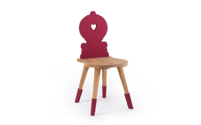 alpina design Engadina Holzstuhl mit Filzbezug