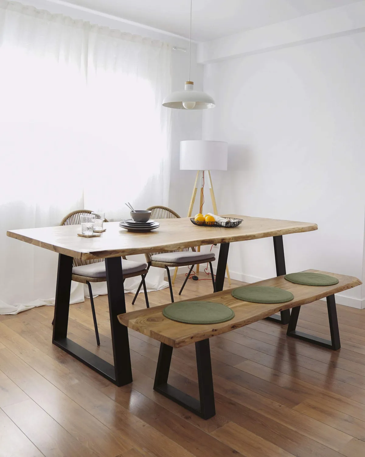 Kave Home Gotram Pendelleuchte weiß Holz Stahl E27 38 cm