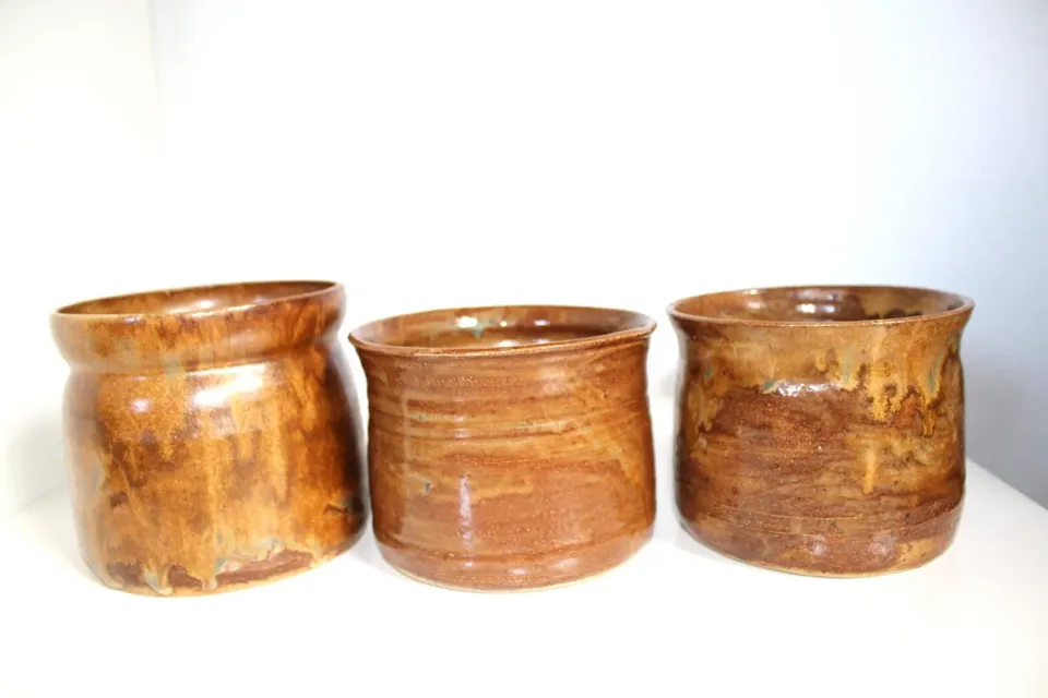 Mon Ami(e) Vintage Set aus handgefertigten Pöttchen 3-teilig Steinzeug