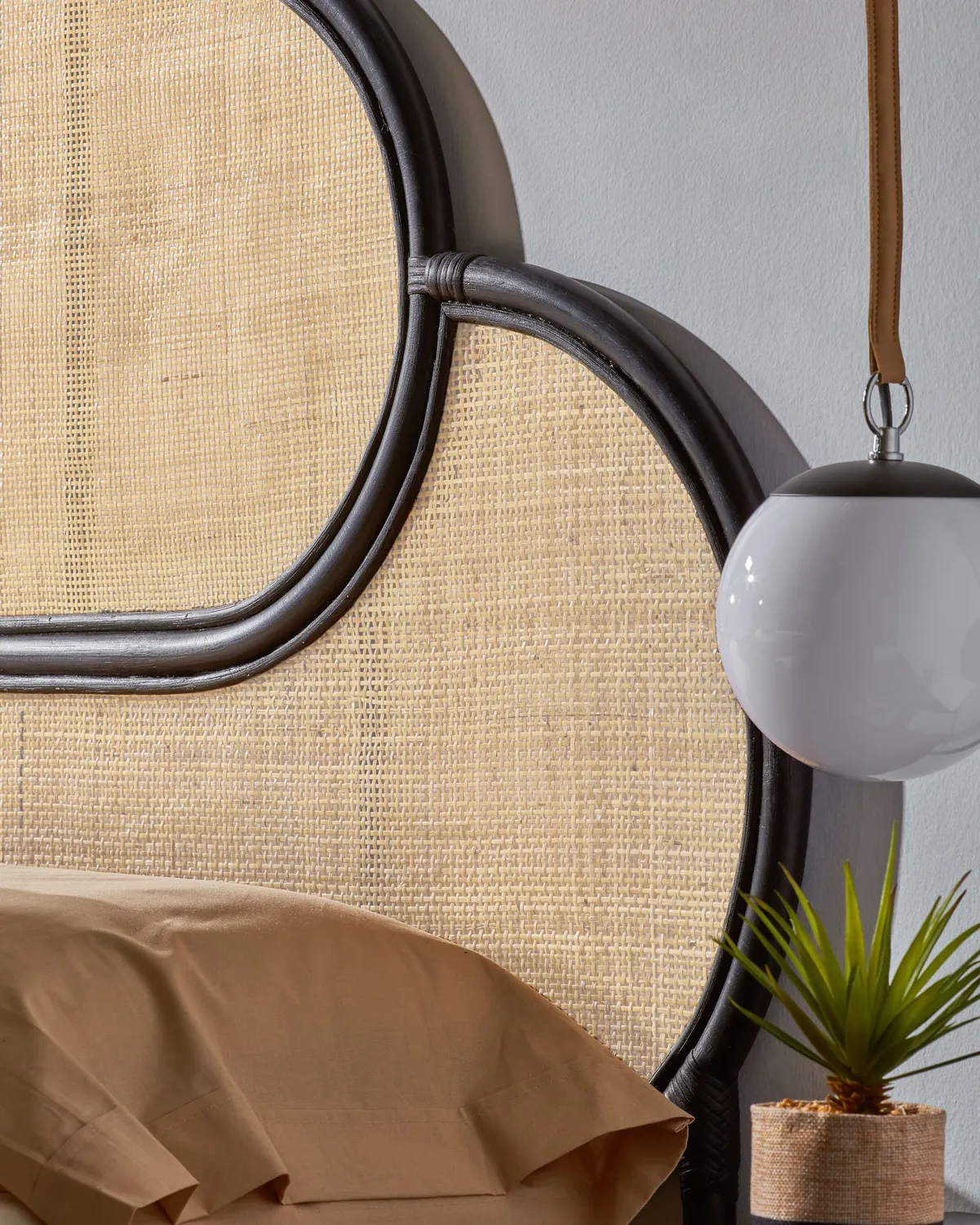 Kave Home Monteiro Wandleuchte Schwarz E27