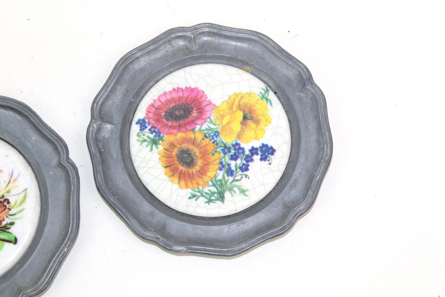 Mon Ami(e) Vintage Wandteller Zinn Blumen 2er-Set 10 cm