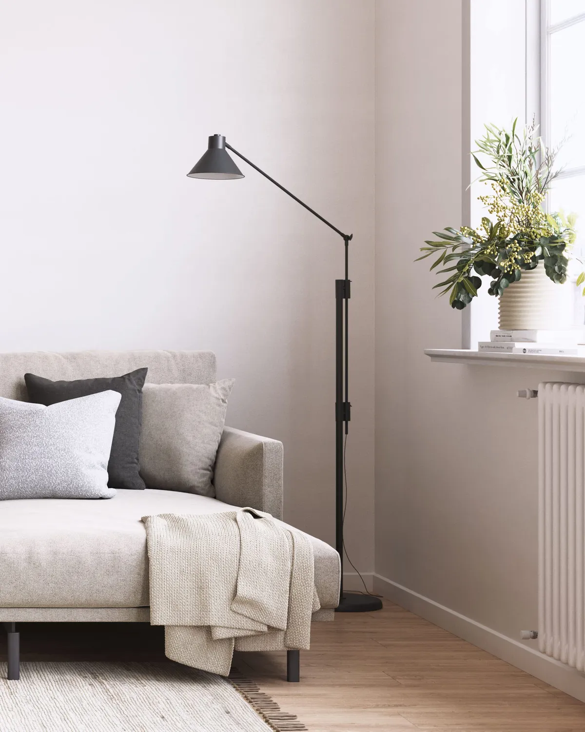 Kave Home Dione Stehlampe schwarz aus Stahl verstellbar
