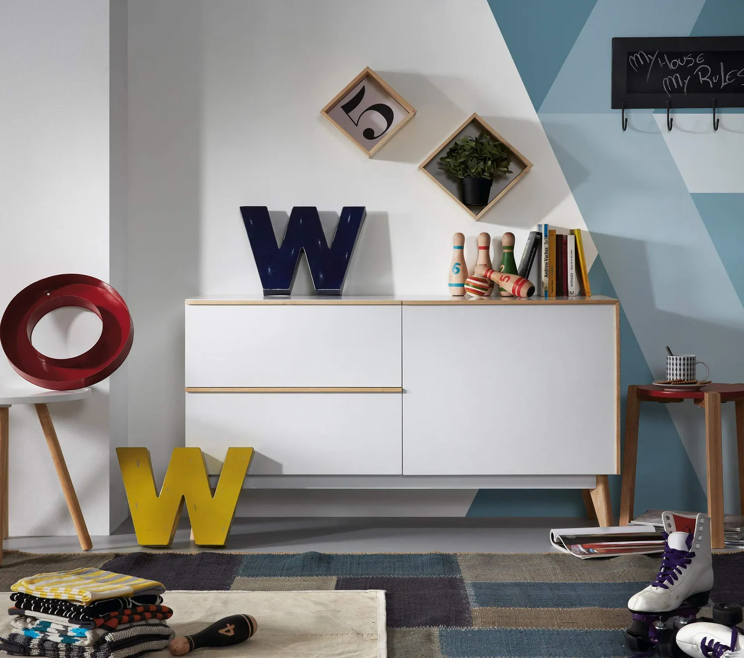 Kave Home Kurb Beistelltisch weiß Ø 46 cm Massivholz