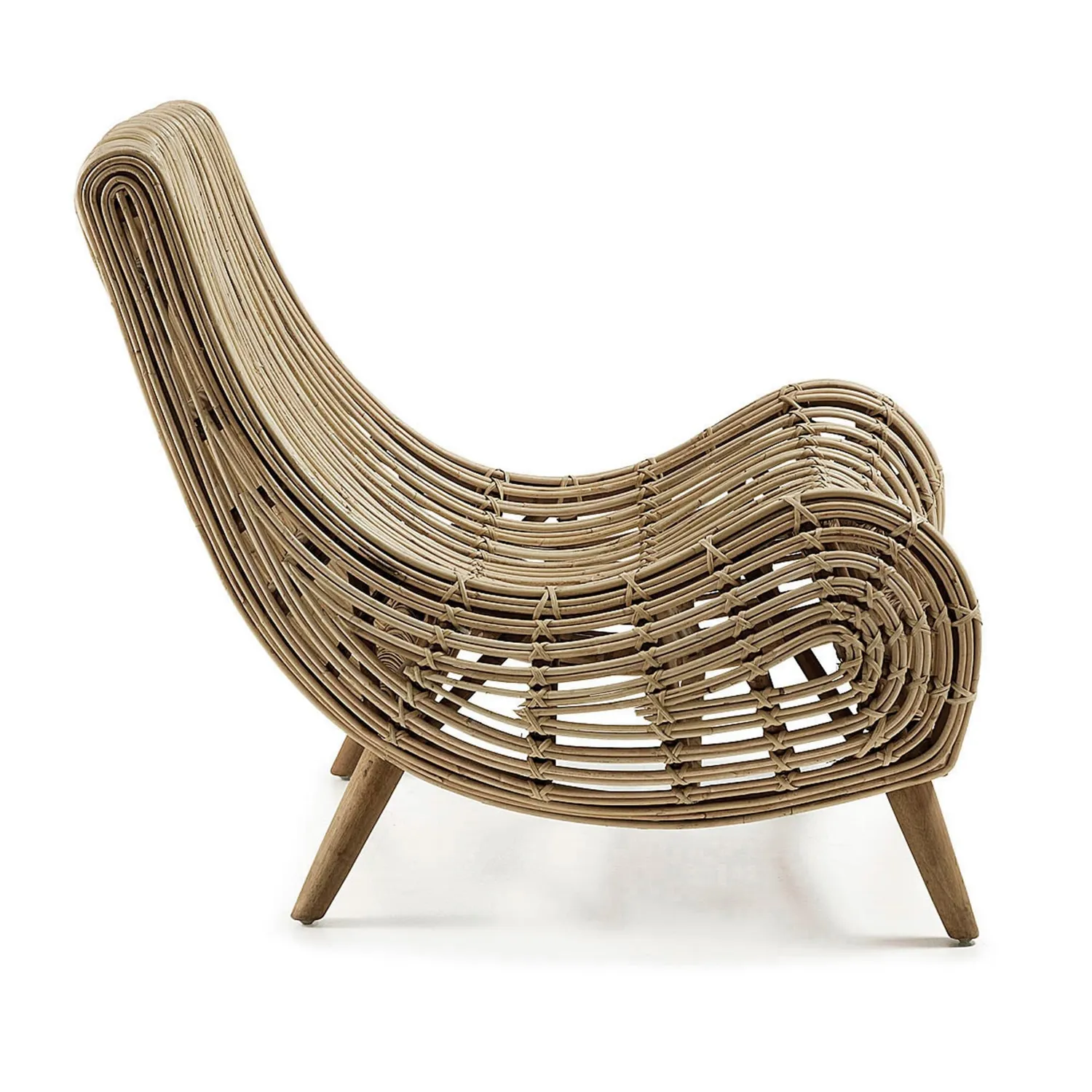 Kave Home Tika Sessel Rattan Natur mit Kaobaholzbeinen