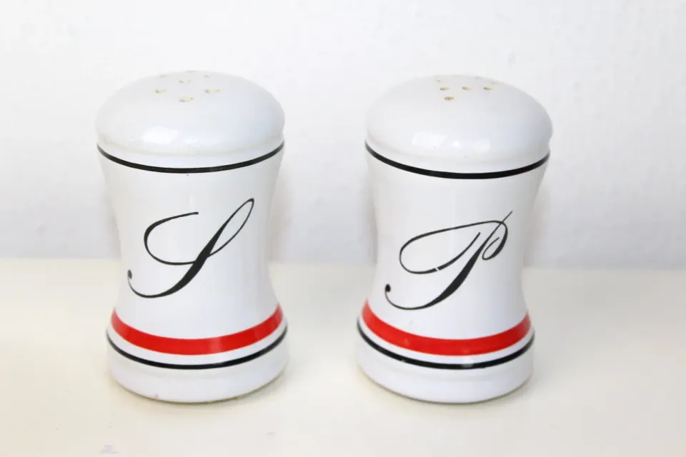 Mon Ami(e) Vintage Salz- Pfefferstreuer Keramik 9 cm Set