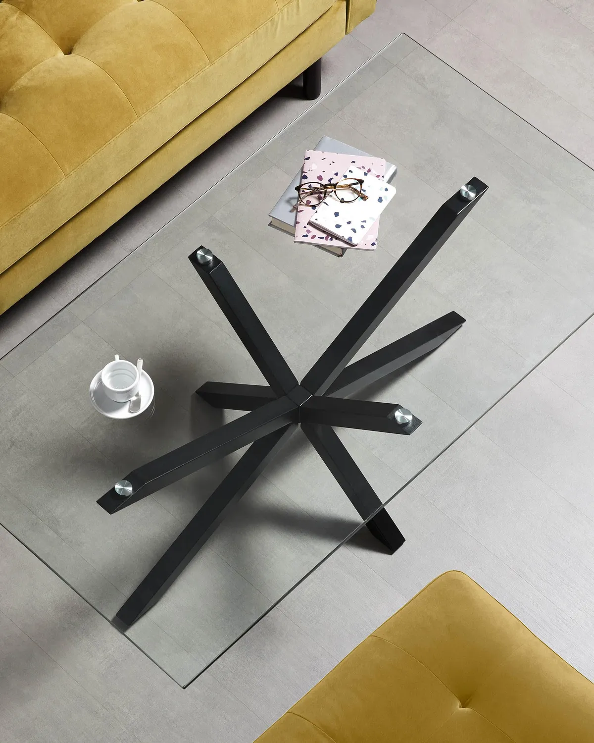 Kave Home Argon Couchtisch 130x70 cm Glas Schwarz