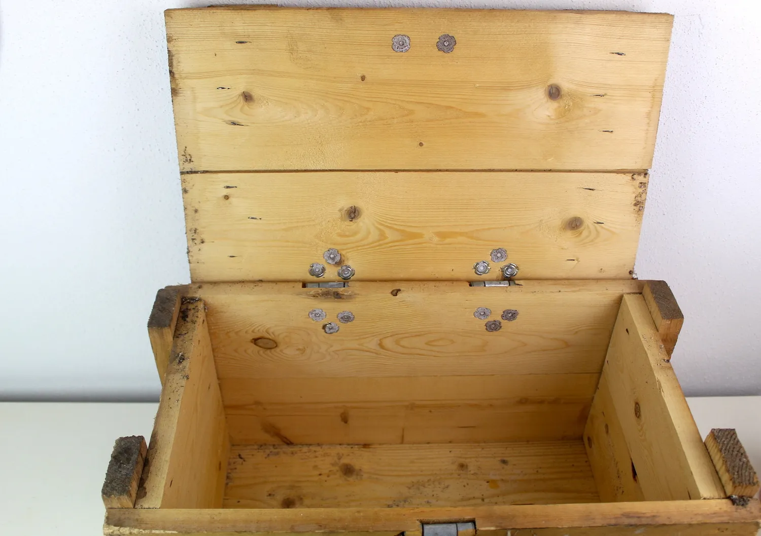 Mon Ami(e) Vintage Militärkiste Holz 45x25,5x27 cm