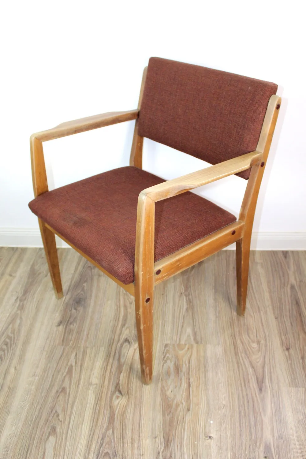 Mon Ami(e) Vintage Armlehnstuhl 1950er Holz gepolstert