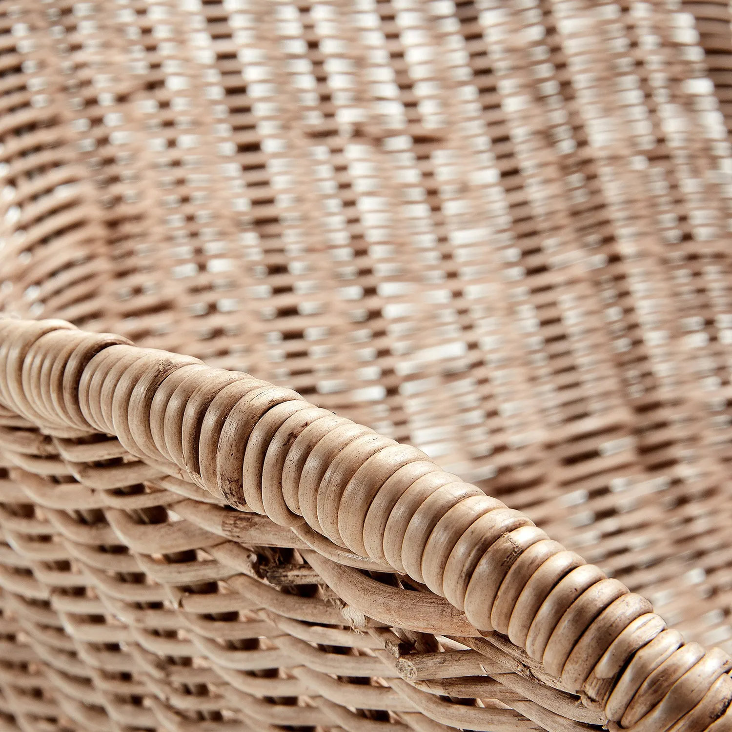 Kave Home Chart Esszimmerstuhl Rattan natur mit Stahlbeinen