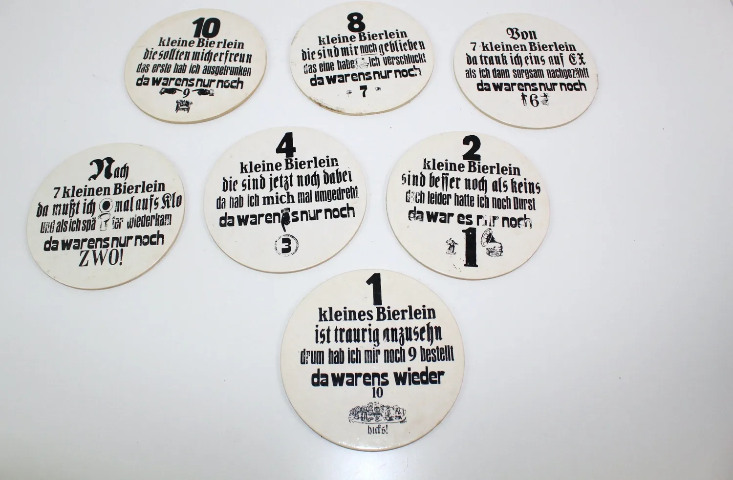 Mon Ami(e) Vintage 10 kleine Bierlein Bierdeckel Pappe 7er Set