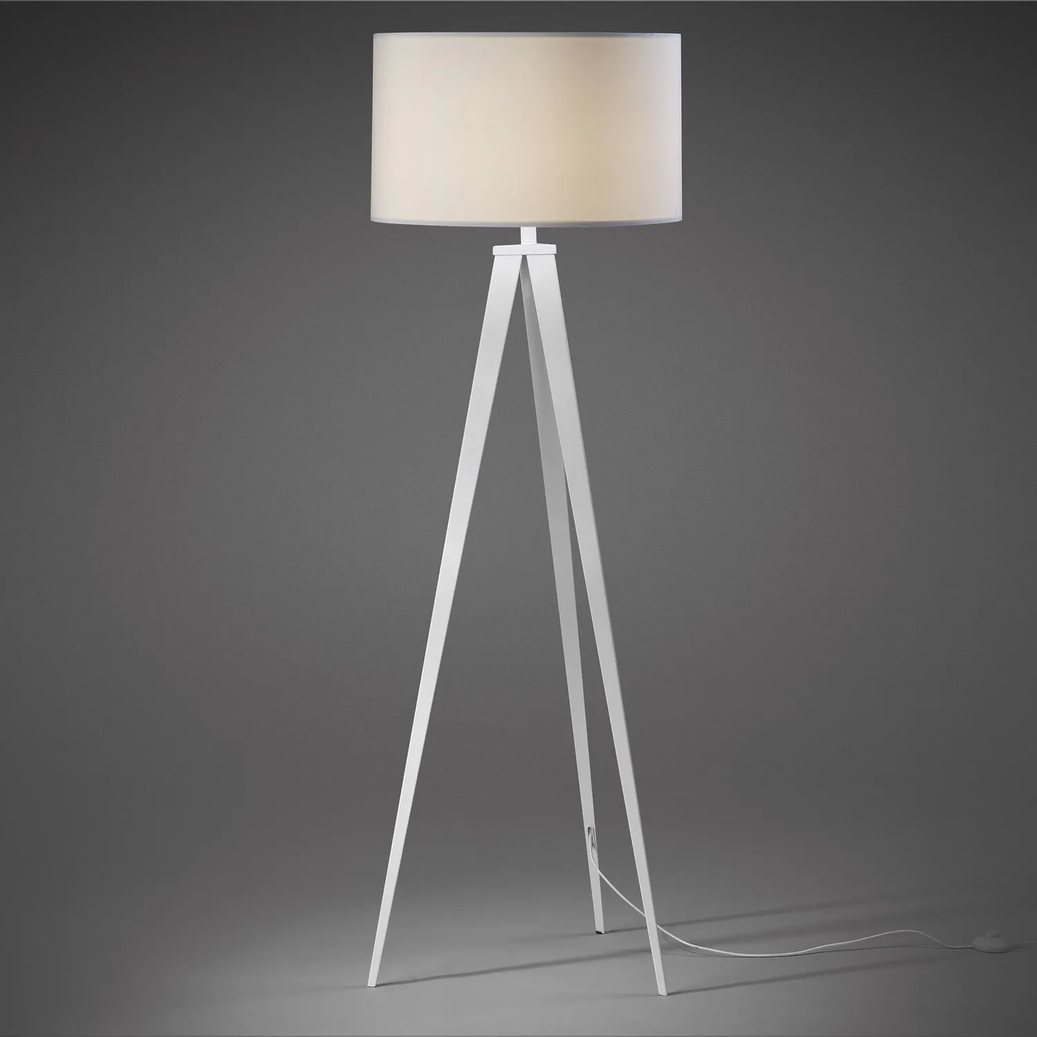 Kave Home Iguazu Stehlampe