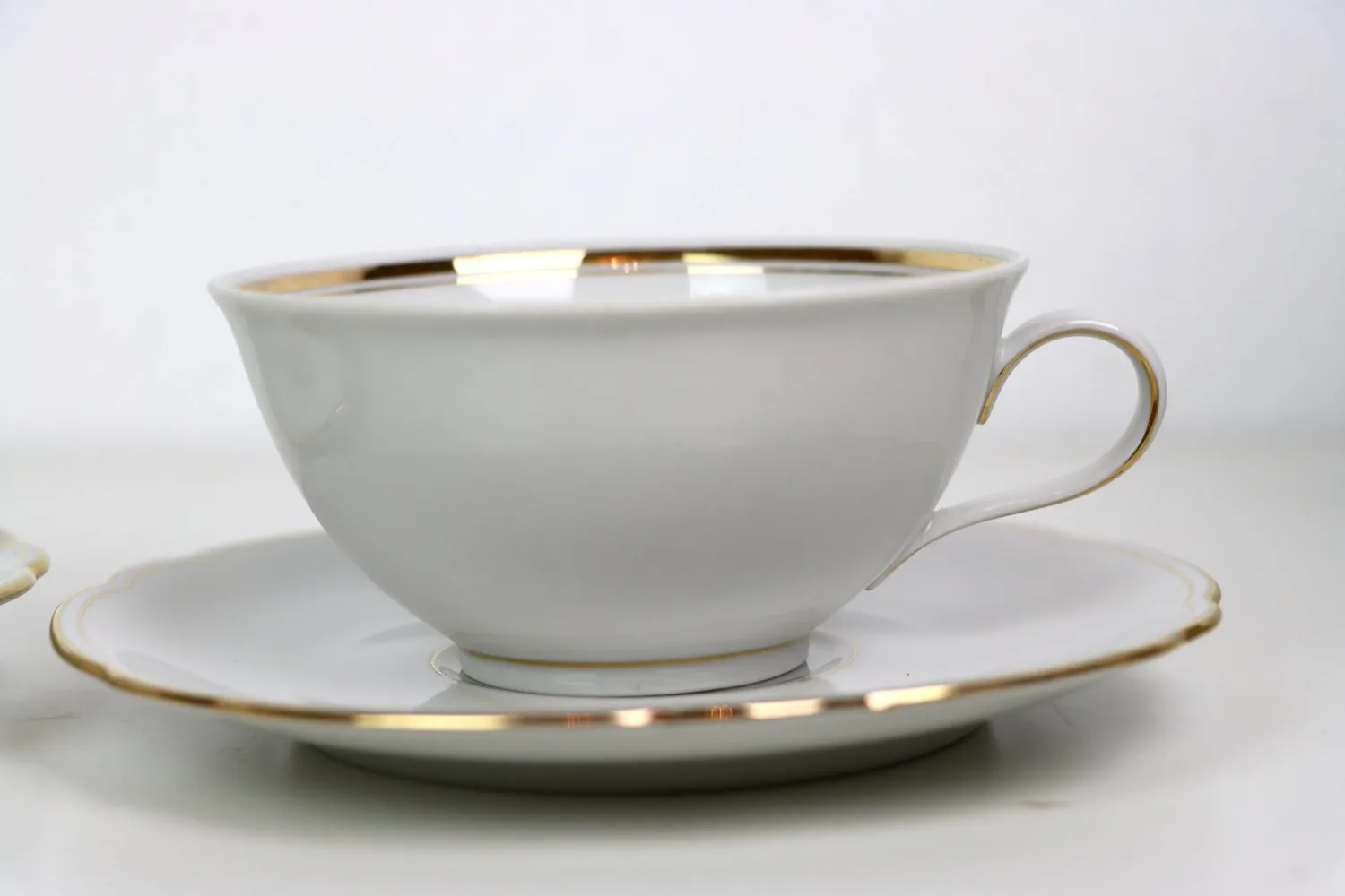 Mon Ami(e) Vintage Tasse mit Untertasse Goldrand