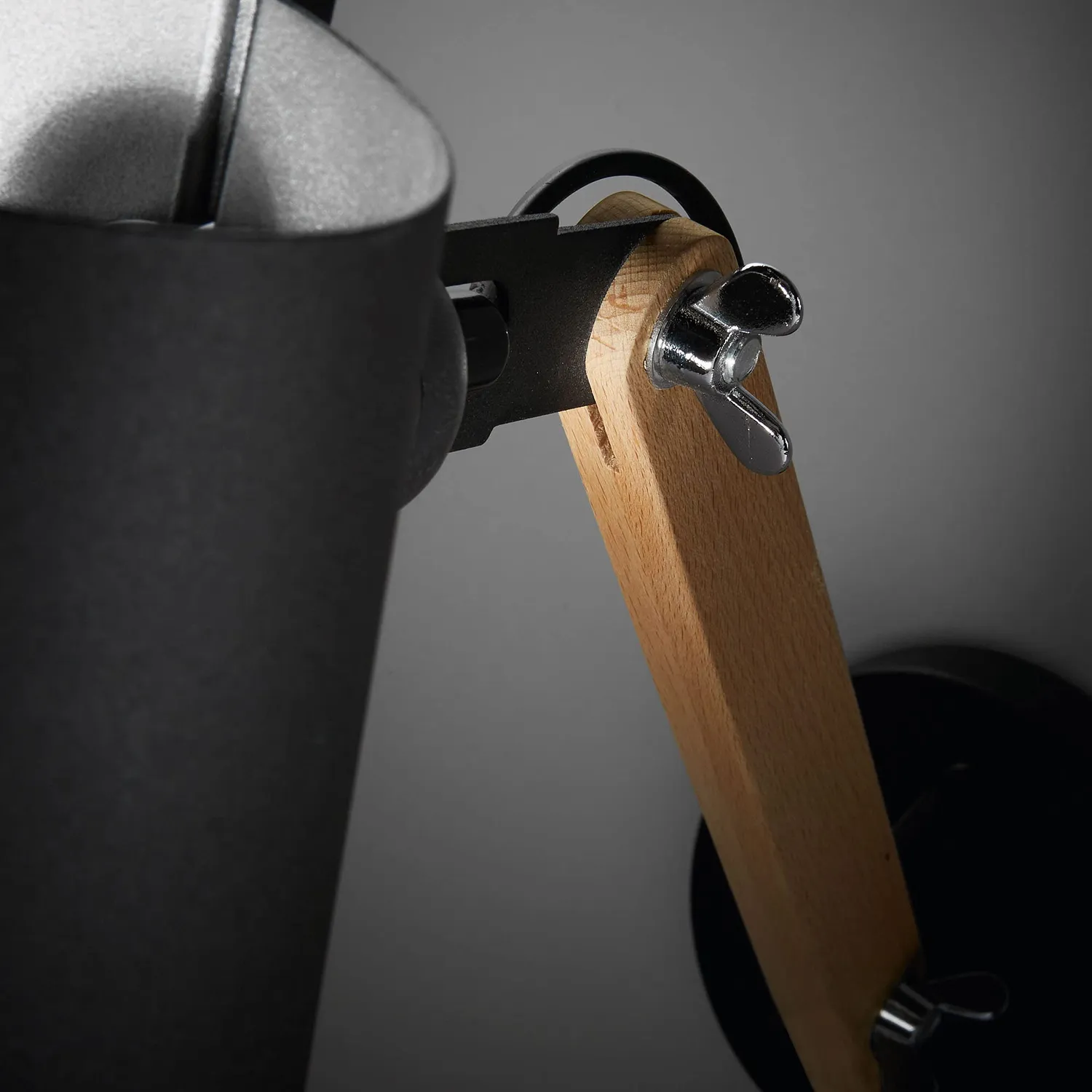 Kave Home Muse Wandleuchte schwarz Buchenholz Stahl E27