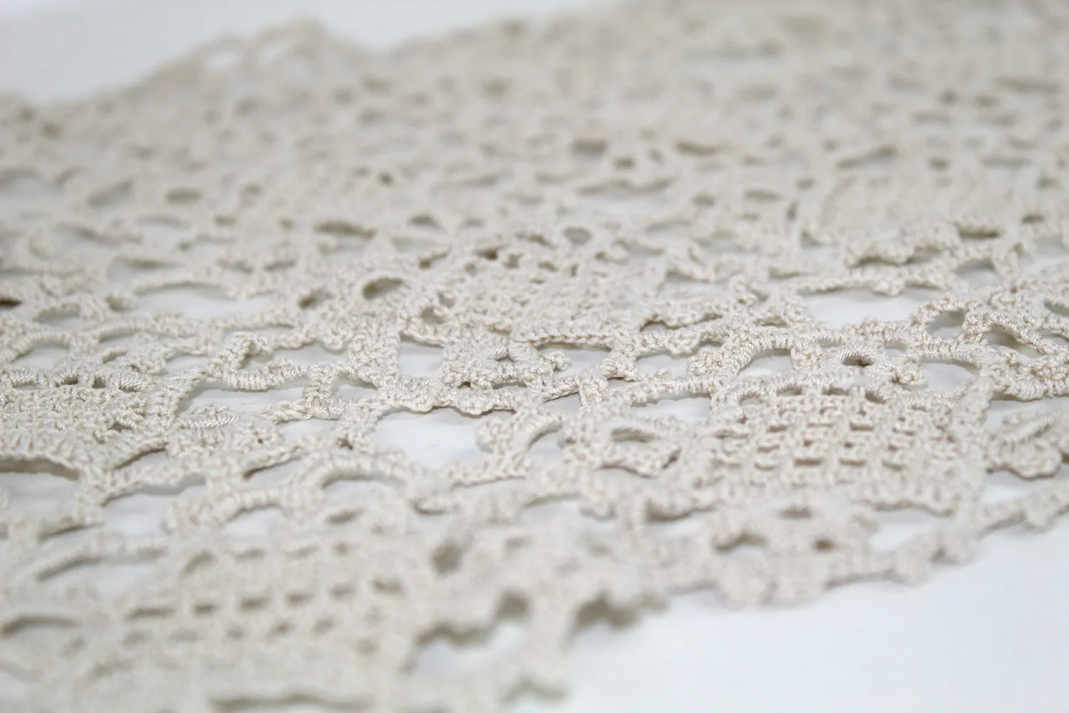 Mon Ami(e) Vintage Häkeldeckchen Handarbeit 47x29cm