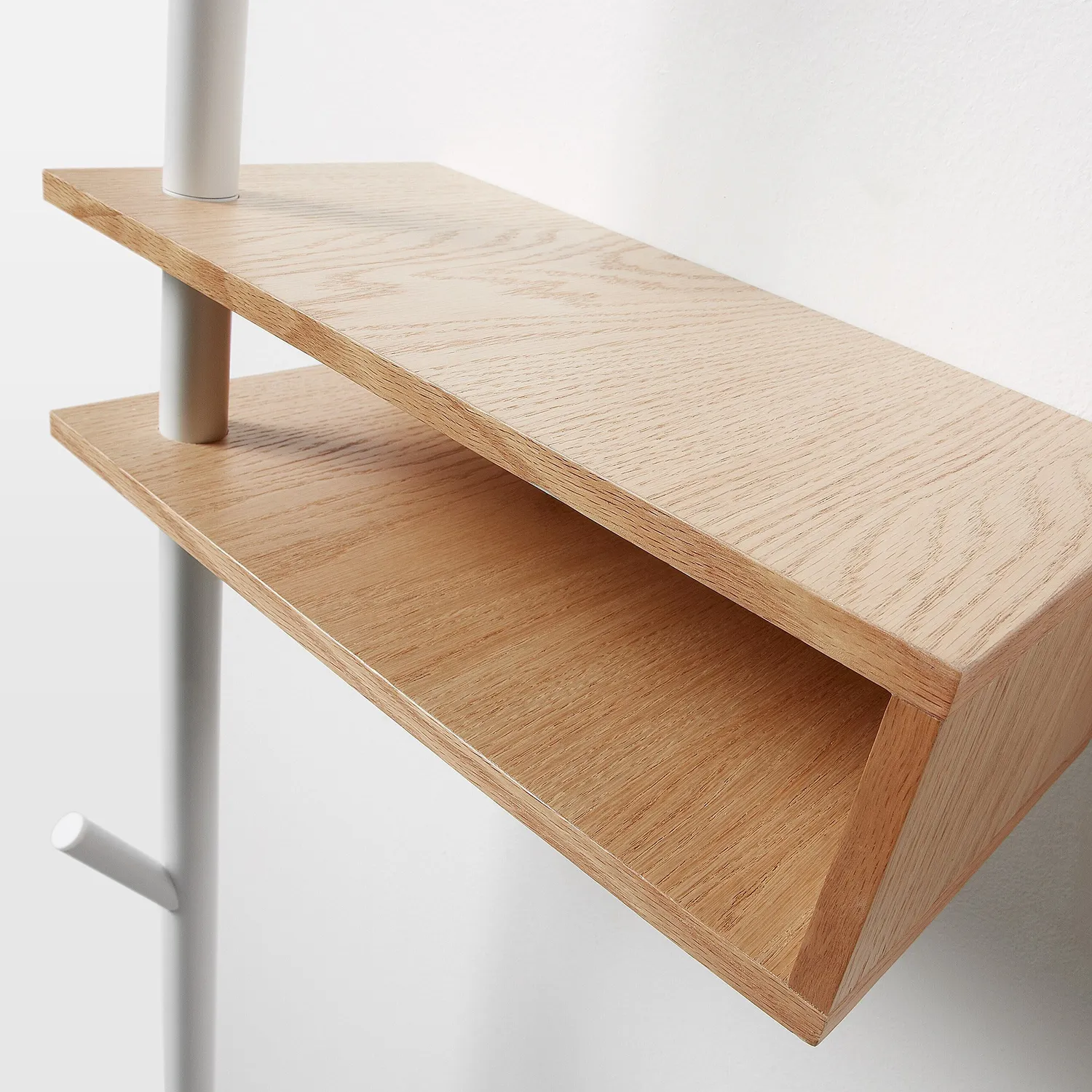 Kave Home Benny Kleiderständer weiß 175 cm Eiche