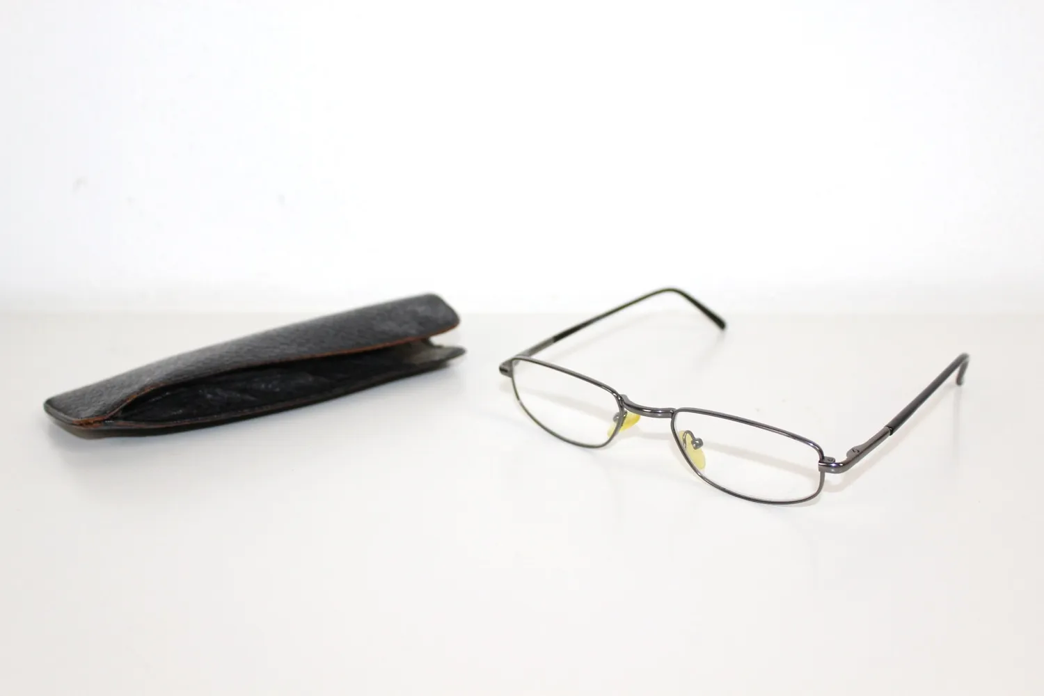 Mon Ami(e) Vintage Brille mit Etui formschön