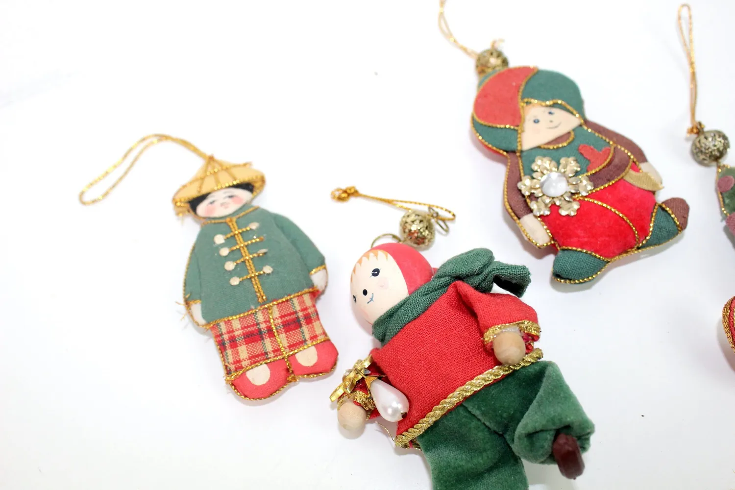 Mon Ami(e) Vintage Weihnachtsbaumanhänger aus Stoff, 4er-Set, Perlen