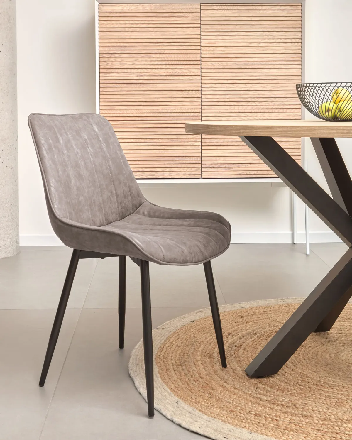 Kave Home Janis Esszimmerstuhl Kunstleder Taupe