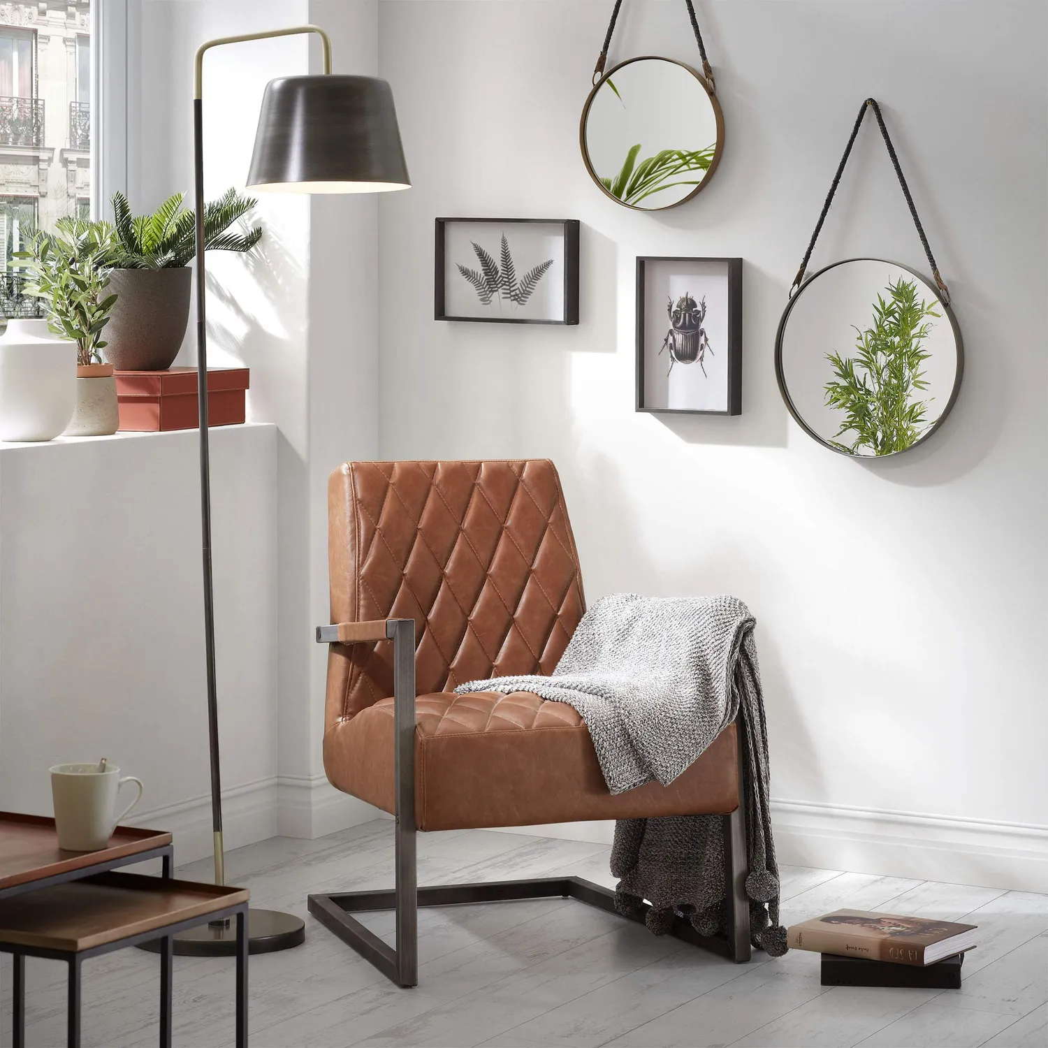 Kave Home Trans Sessel braun Kunstleder Stahl