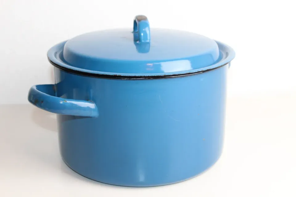 Mon Ami(e) Vintage Emaille-Topf blau 25 cm Patina