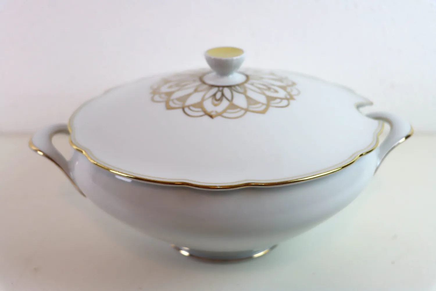 Mon Ami(e) Vintage Suppenterrine Porzellan Goldrand